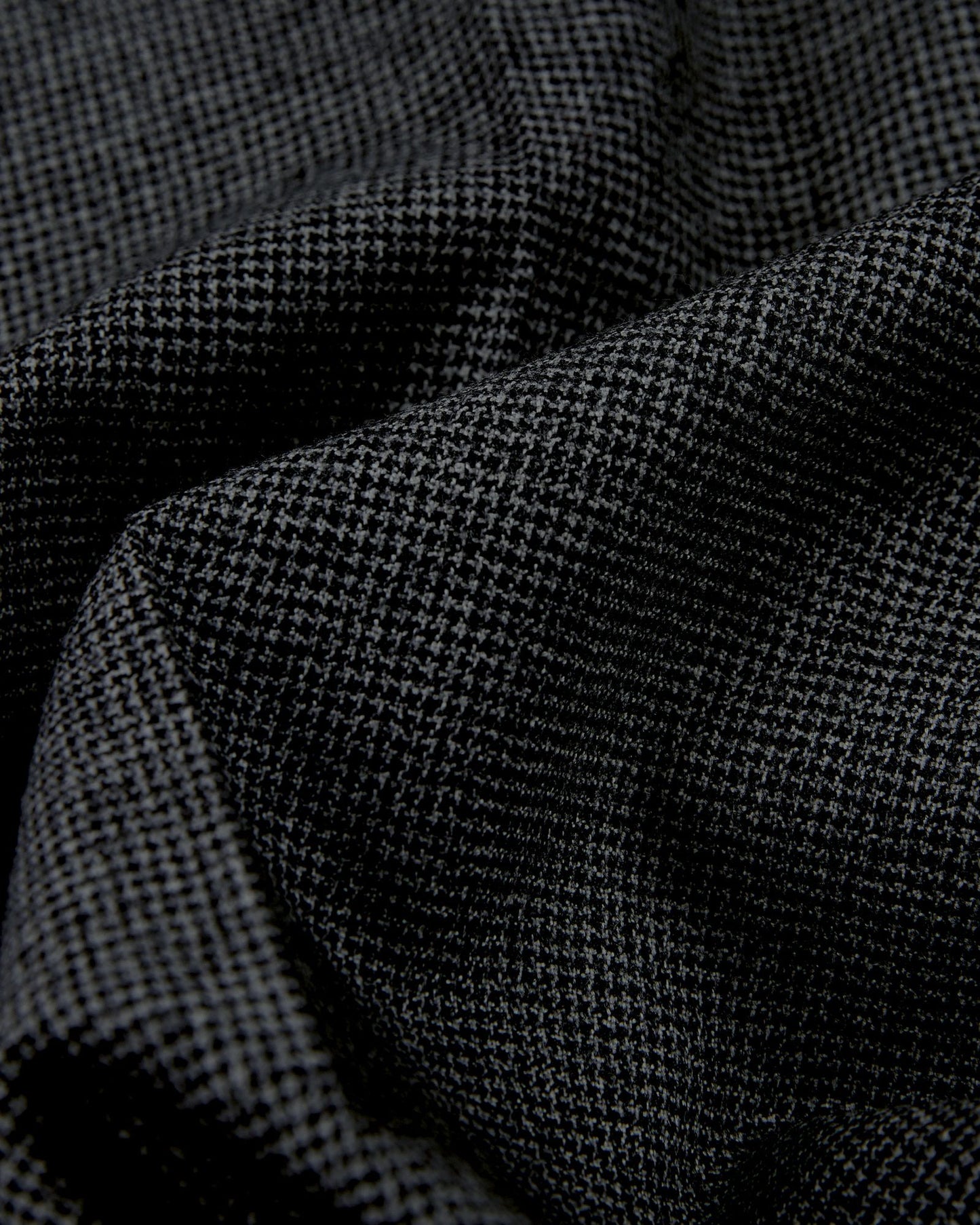 Tapered fit trousers in micro-patterned wool