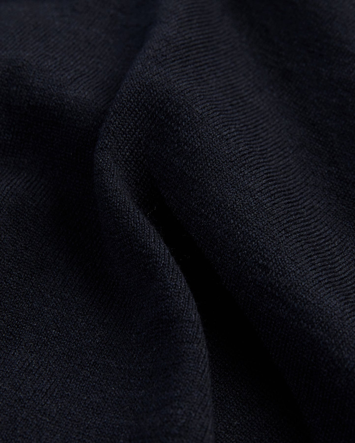 Slim Fit-Pullover mit V-Ausschnitt aus zertifiziertem Flexwool