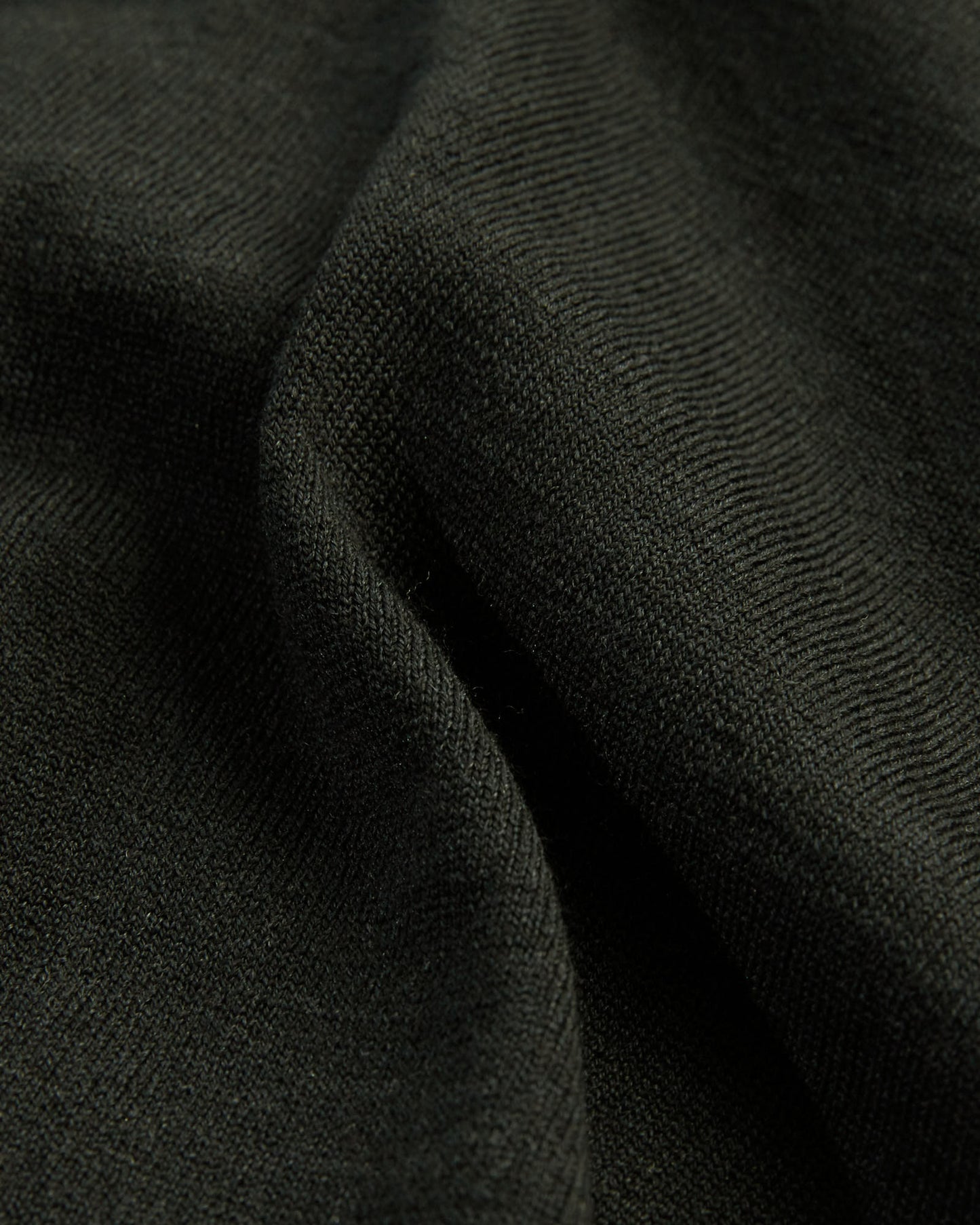 認証フレックスウールVネックニット