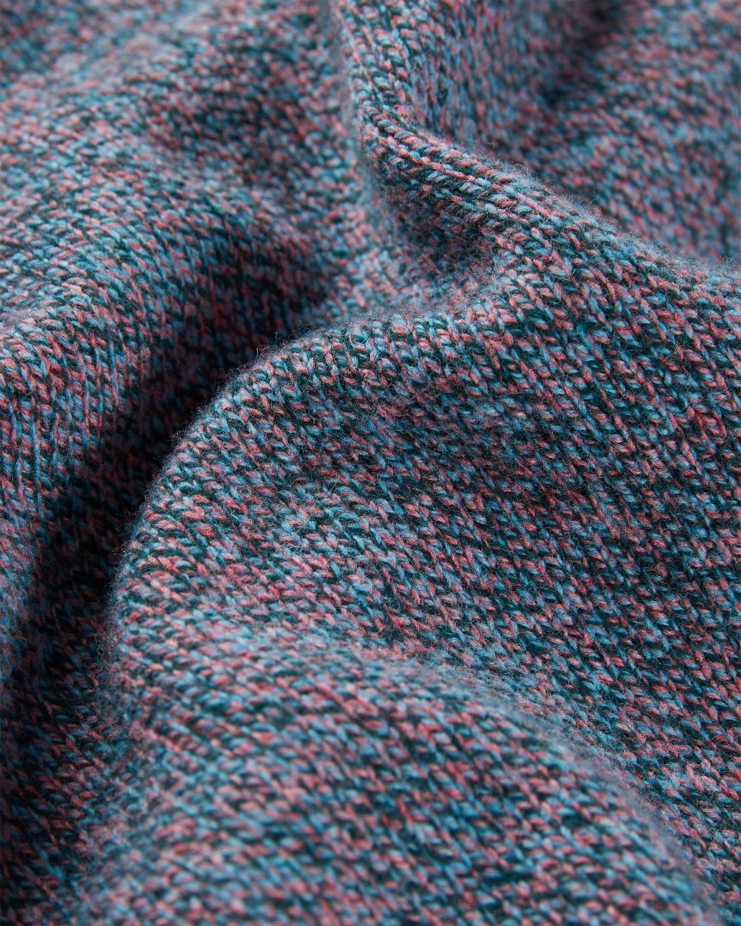 Slim fit Geelong wool crewneck sweater