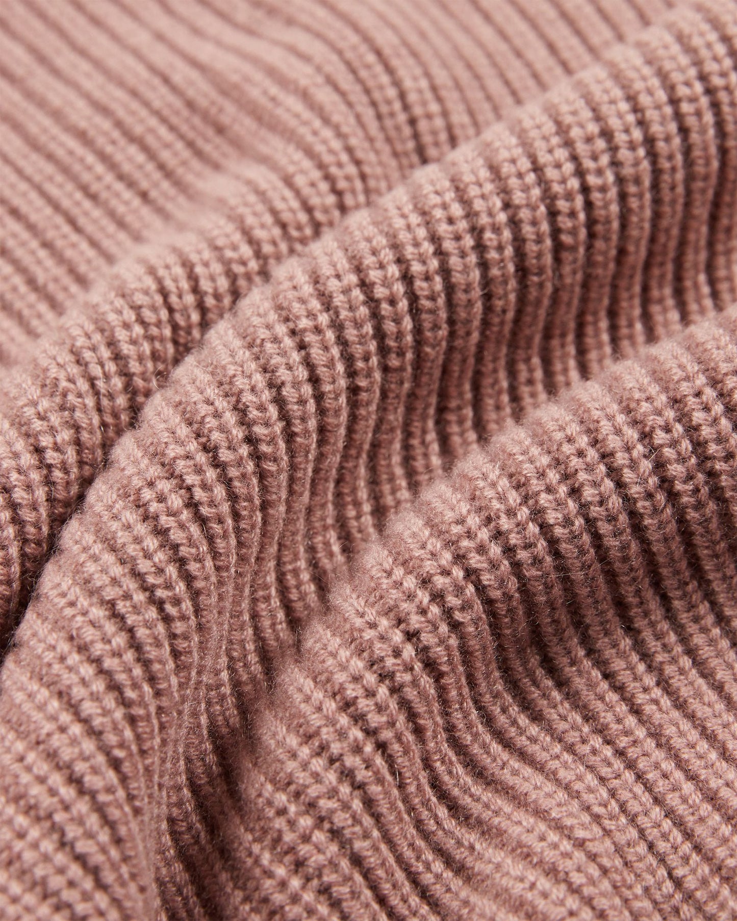 Slim fit cashmere crewneck sweater