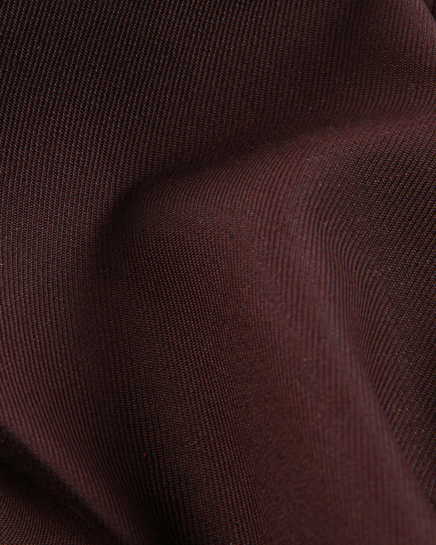 Pantalon slim fit en sergé de laine vierge et mohair