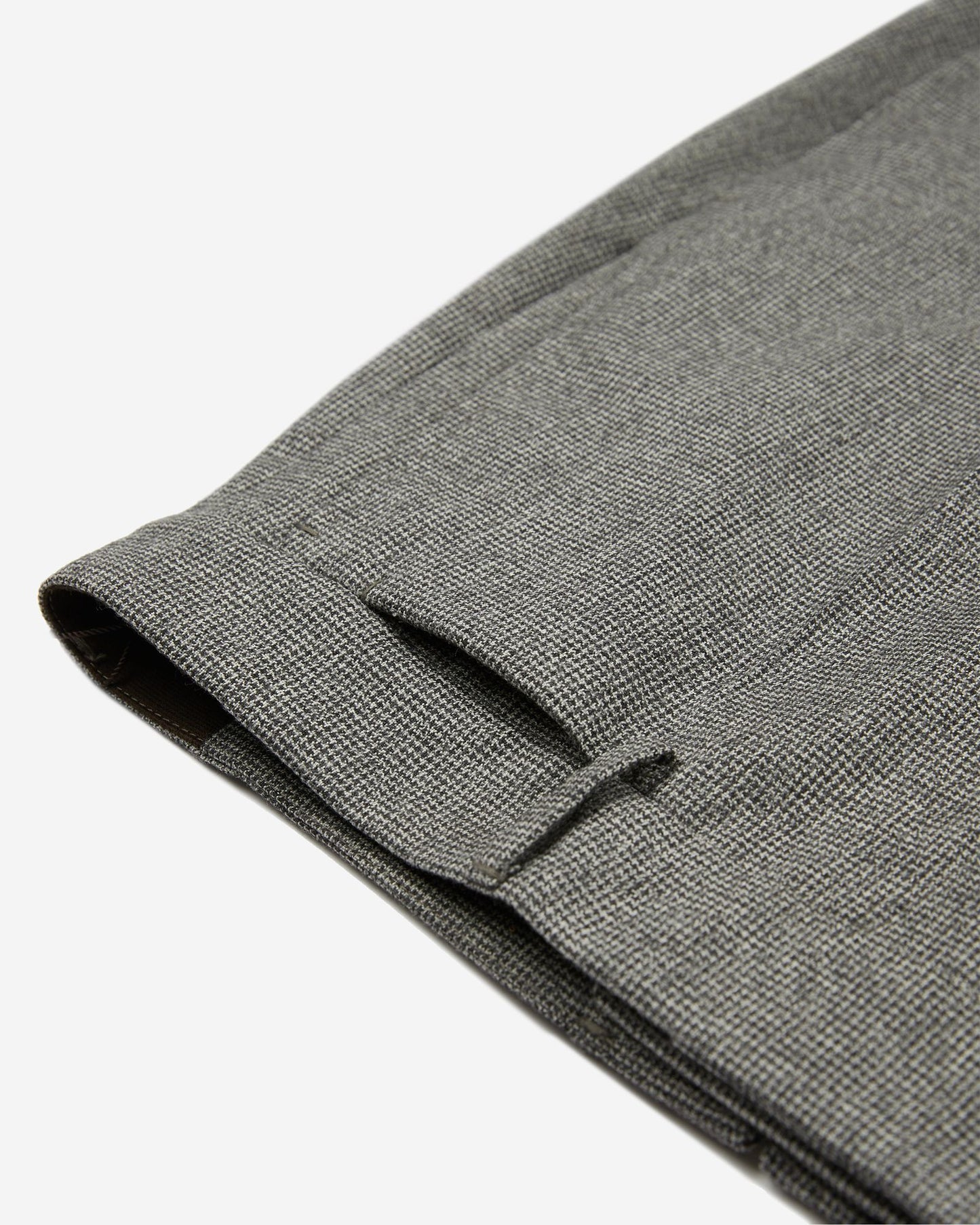 Tapered fit trousers in micro-patterned wool